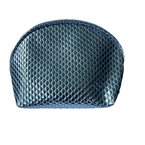 Nordstrom Cosmetic Makeup Bag Silver Metallic Zipper Shell Shaped Travel - Picture 1 of 3